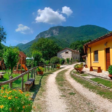 Agriturismo La Ferrera Varco Sabino エクステリア 写真