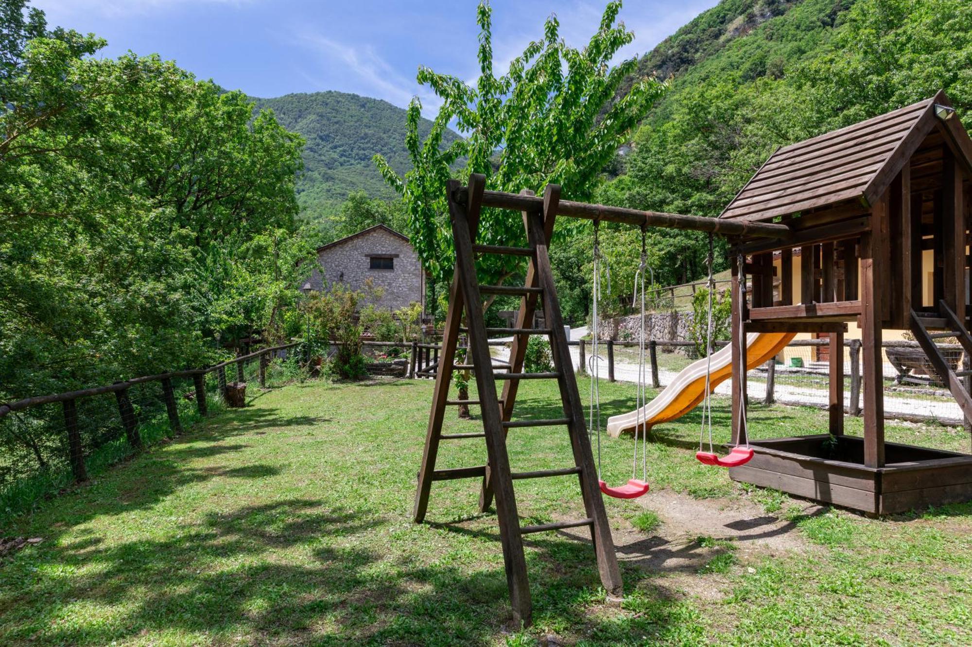 Agriturismo La Ferrera Varco Sabino エクステリア 写真