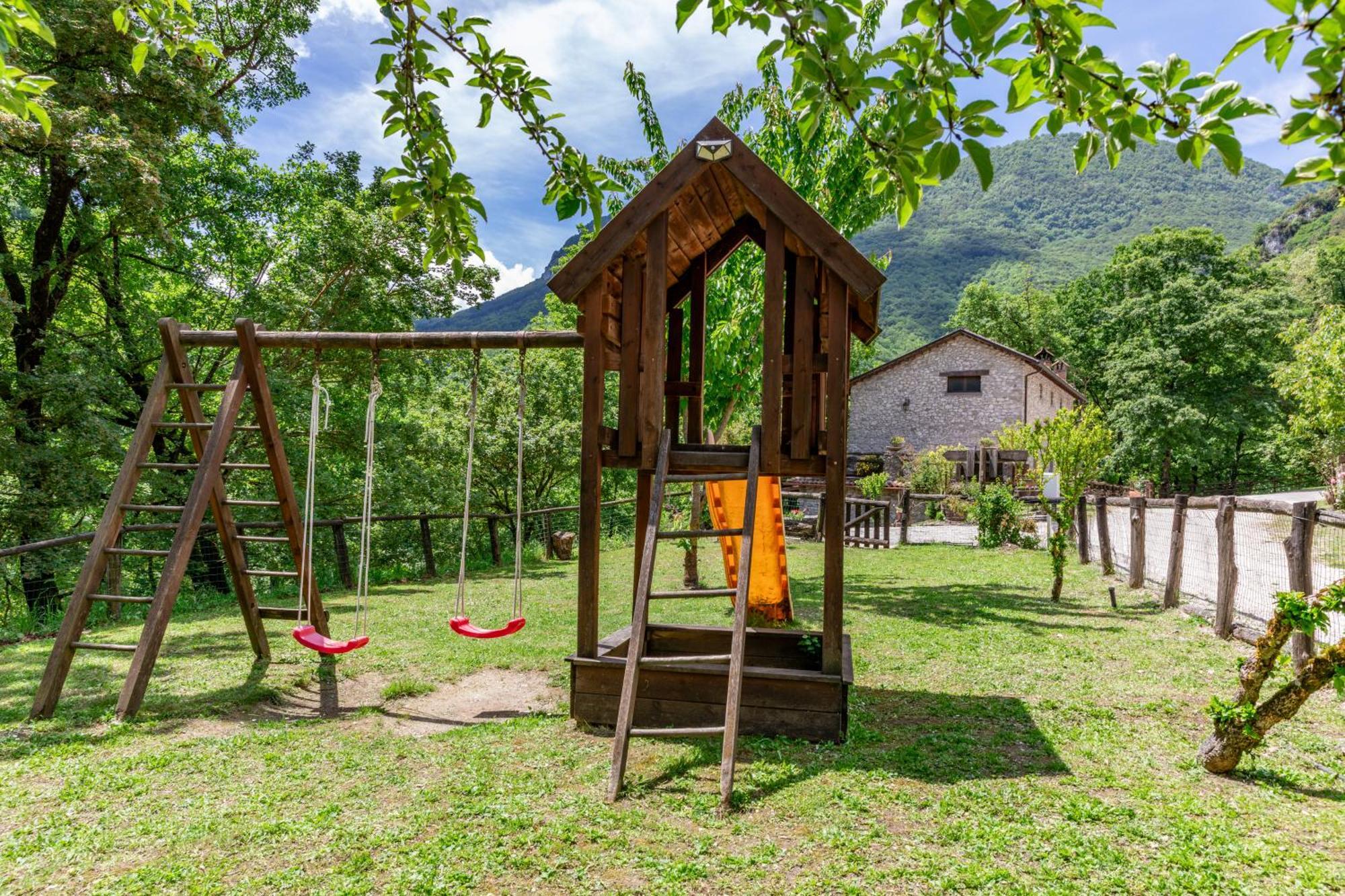 Agriturismo La Ferrera Varco Sabino エクステリア 写真