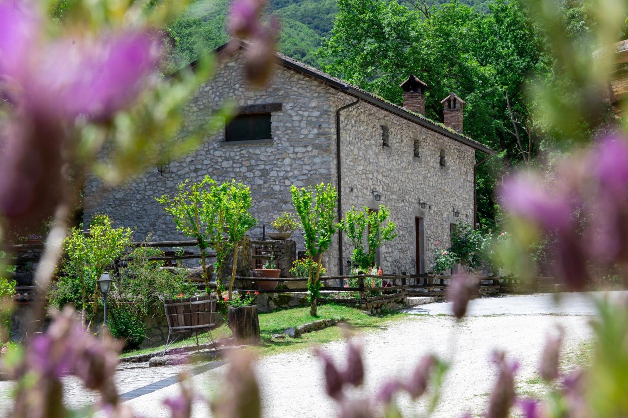 Agriturismo La Ferrera Varco Sabino エクステリア 写真