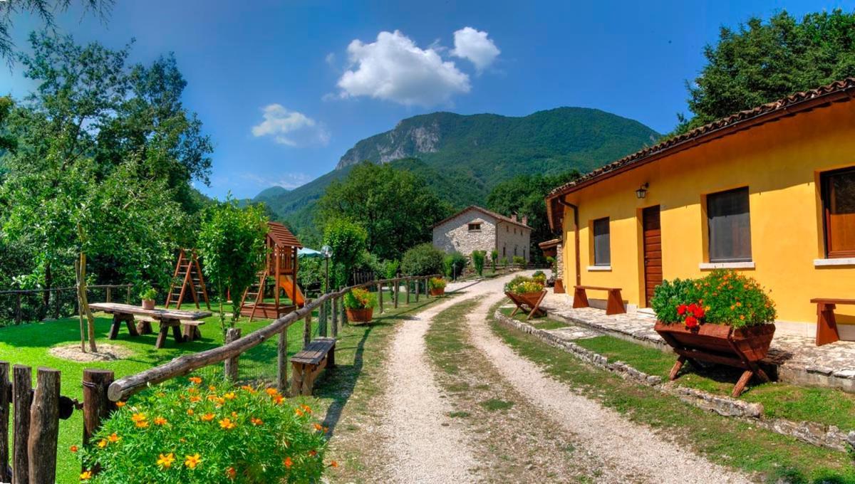Agriturismo La Ferrera Varco Sabino エクステリア 写真